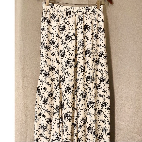 Uniqlo Off White/Black Floral Maxi Skirt: Small - Picture 2 of 2
